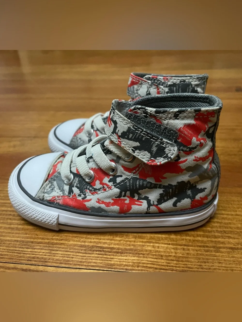 Converse Toddler Dinosaur High-Top Sneakers in Red, Gray and White Size 6